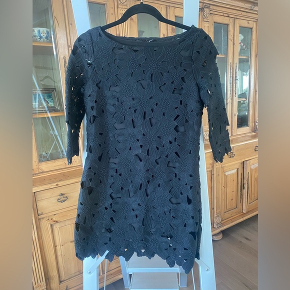 Felicity & Coco appliqué mini cocktail shift  dress, black size XSP - Picture 3 of 8